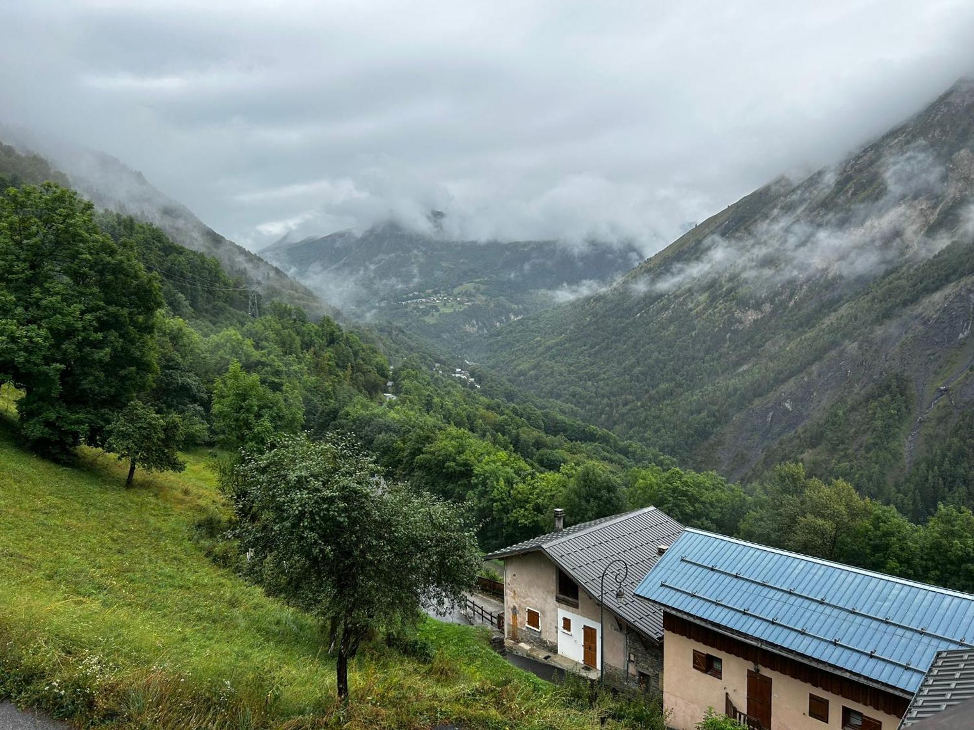 Chalet Sycamore Alpine Retreat - 5 Mins From The Slopes *